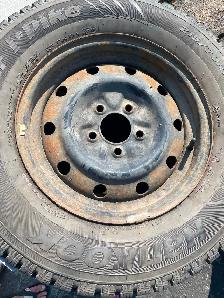 Hankook 215/70R15 studded winter tires - Photo 3