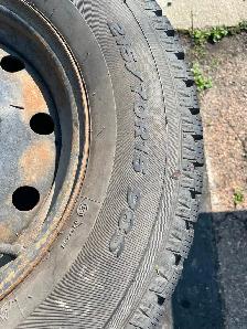 4 Hankook 215/70R15 winter studded tires - Photo 2