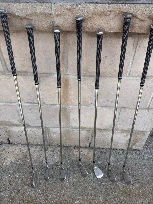 TYLORMADE GOLF CLUBS NEW LEFT HANDED