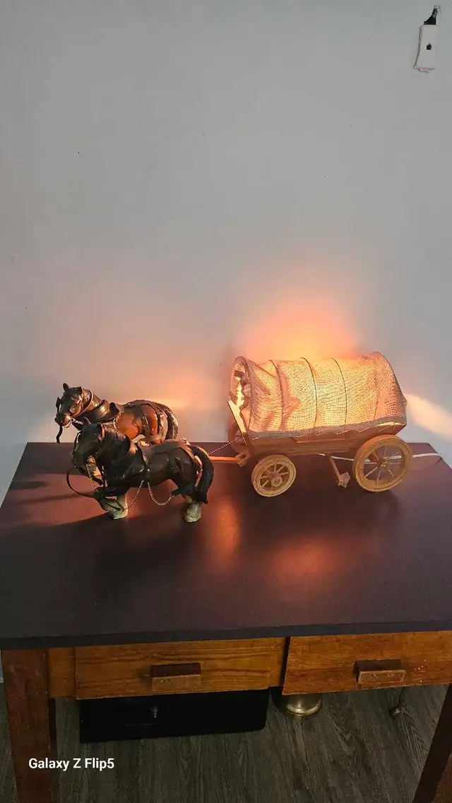 Chevaux avec charrette lumière/chariot ferme lampe