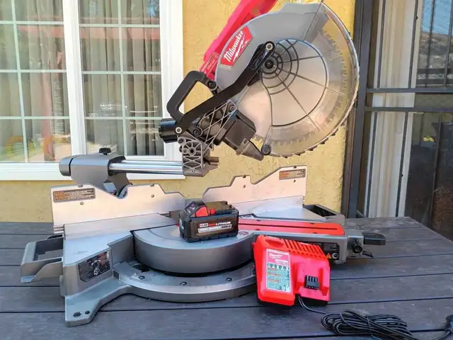Milwaukee M18 Fuel 12' Mitre Saw