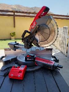 Milwaukee M18 Fuel 12' Mitre Saw - Photo 5