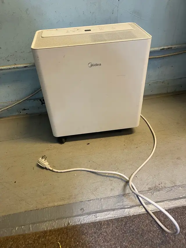 Midea Dehumidifier