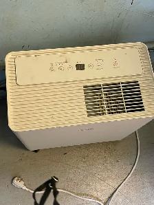 Midea Dehumidifier - Photo 2