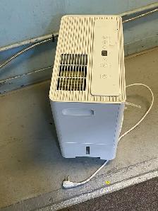 Midea Dehumidifier - Photo 3