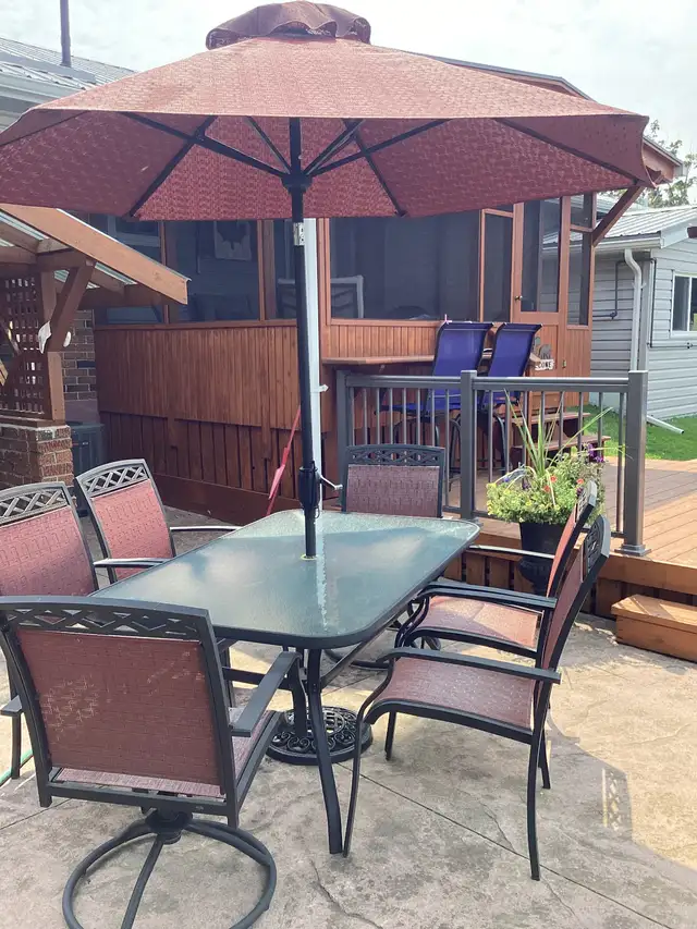 Outdoor 9 piece dining set.