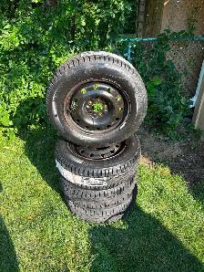 215/60/R16 Firestone Winterforce 2 - Set of 4 on Steel Rims