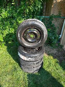 215/60/R16 Firestone Winterforce 2 - Set of 4 on Steel Rims - Photo 4