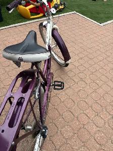 Ladies Schwinn Bicycle - Photo 2