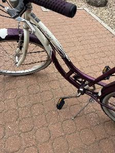 Ladies Schwinn Bicycle - Photo 3