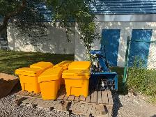 Hyundai Snowblower   6 salt buckets