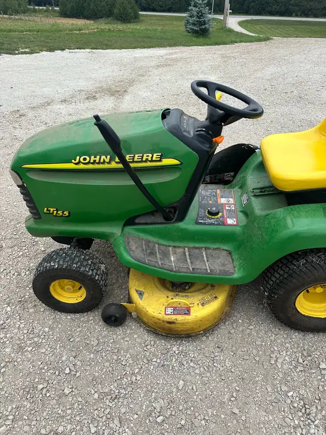 John Deere LT155