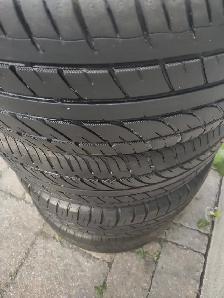 215-45R17x4 pneus été (2xcooper et 2xDynamo). Tres bon état
