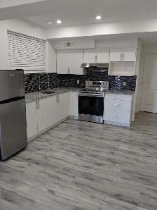 WALK-OUT LAKE VIEW LEGAL BASEMENT SUITE - Photo 3