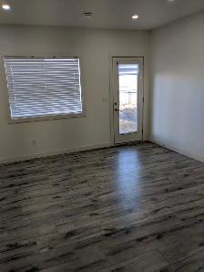 WALK-OUT LAKE VIEW LEGAL BASEMENT SUITE - Photo 4