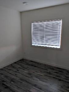 WALK-OUT LAKE VIEW LEGAL BASEMENT SUITE - Photo 6