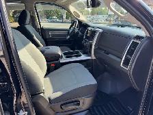 2023 Ram 1500 Classic SLT / Crew Cab / 5'7' Box / 4x4 / HEMI - Photo 10