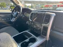 2023 Ram 1500 Classic SLT / Crew Cab / 5'7' Box / 4x4 / HEMI - Photo 11