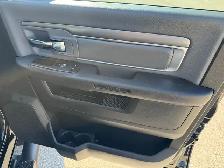 2023 Ram 1500 Classic SLT / Crew Cab / 5'7' Box / 4x4 / HEMI - Photo 13