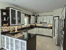 Stunning Custom-Built Built Home With Private Yard - Photo 3