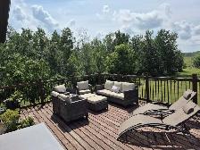 Stunning Custom-Built Built Home With Private Yard - Photo 4