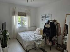 Stunning Custom-Built Built Home With Private Yard - Photo 6