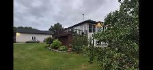 Stunning Custom-Built Built Home With Private Yard - Photo 7