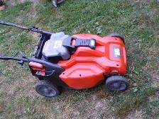B&D Lawn Mower - Cordless, Rechargeable, 19'cut - Photo 3