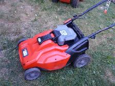 B&D Lawn Mower - Cordless, Rechargeable, 19'cut - Photo 4