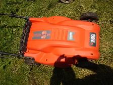 B&D 120V  Corded, Electric  lawnmower  18'cut - Photo 2