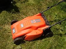B&D 120V  Corded, Electric  lawnmower  18'cut - Photo 4