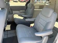 2010 Grand Caravan Stow& Go. 80,115 km. No Accidents. Clean. - Photo 7