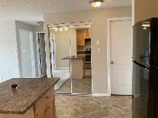 2 Beds 2 bathrooms Apartment in Terwillegar Towne - Photo 6