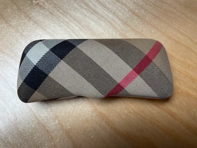 Hard Clamshell BURBERRY Glasses Case