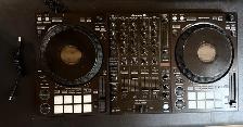 Contrôleur DJ Pioneer DDJ-1000 ProDJ – Boîte d’origine et câbles