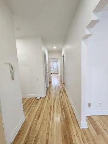 Large 5 1/2 Upper Duplex Unit for Rent - Photo 5