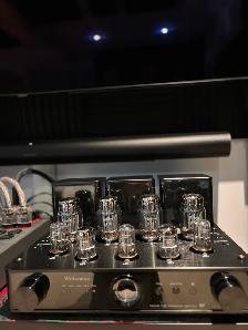 Wilsenton R8 tube Amlifier $1000 - Photo 4