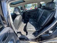 2018 Volkswagen Tiguan HIGHLINE, LEATHER, AUTO, ALLOYS, 4 CYL, C - Photo 12