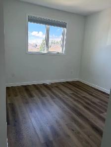 side by side for rent . 126 Leclerc bay - Photo 4
