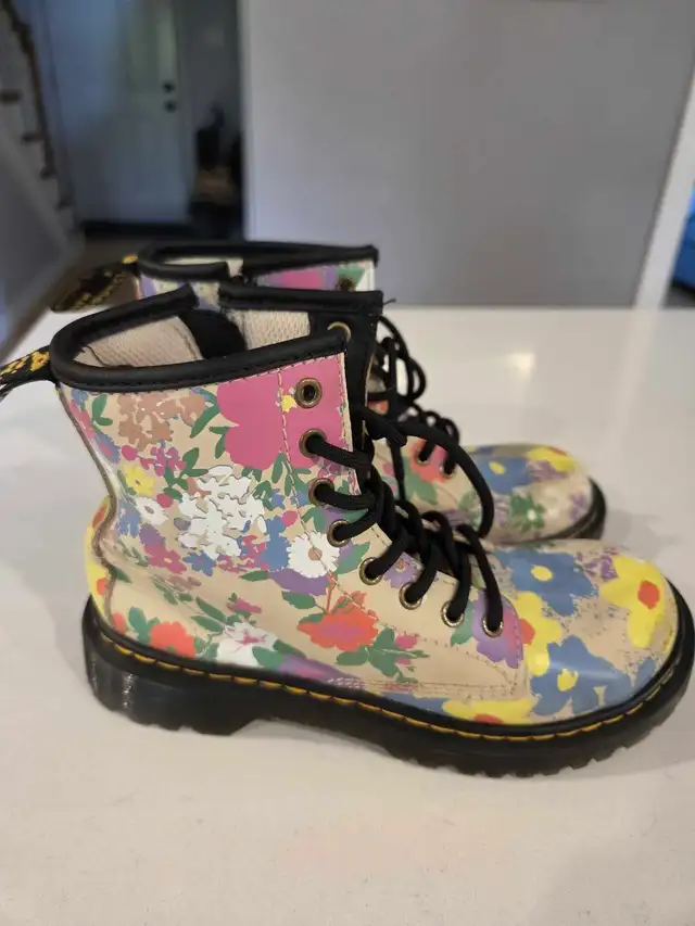 Youth Floral Doc Martens size 1