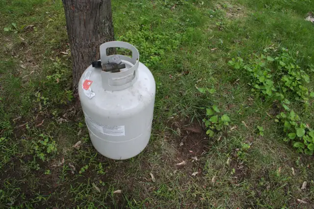 Bonbonne de propane 30 livres vide date périmé (Livraison possib