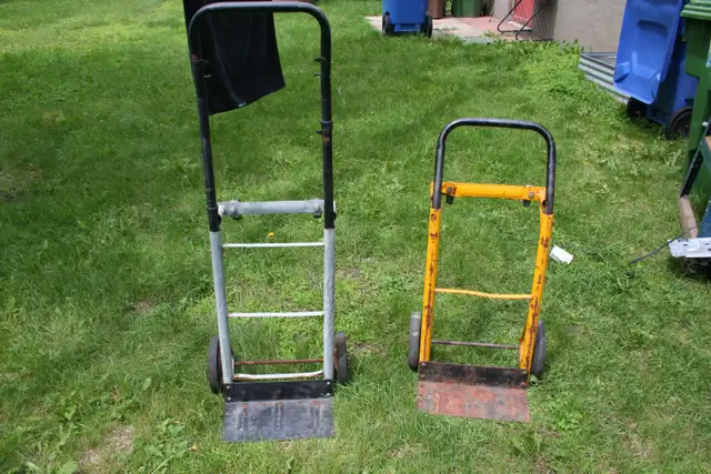 2 Chariots boogie de transport (15$ pour les deux) Livraison pos