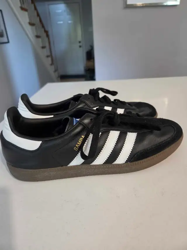 Mens Adidas Sambas size 8.5