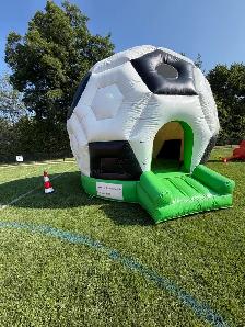 Bouncy Castles for hire - Photo 2