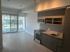 one plus den in Liberty village - Photo 2