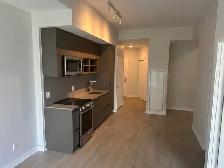 one plus den in Liberty village - Photo 3