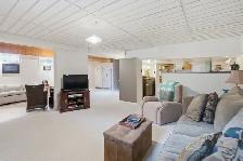 Beautifully maintained 1910sqft lakefront 2-storey home! - Photo 8
