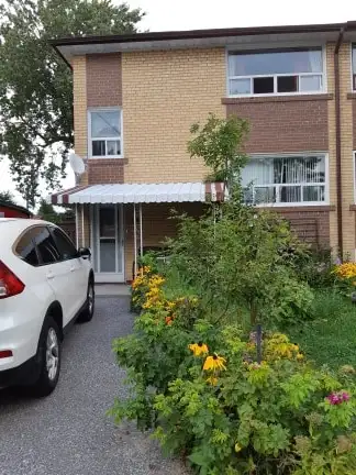 Full Semi-detached Two-storey House for Rent in Scarborough