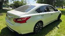 2016 Nissan Altima SV - Photo 4
