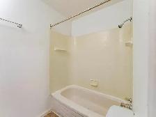 4 Bed 1.5 Bath - House for rent at St. Norbert - Photo 9